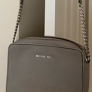 Micheal Kors crossbody